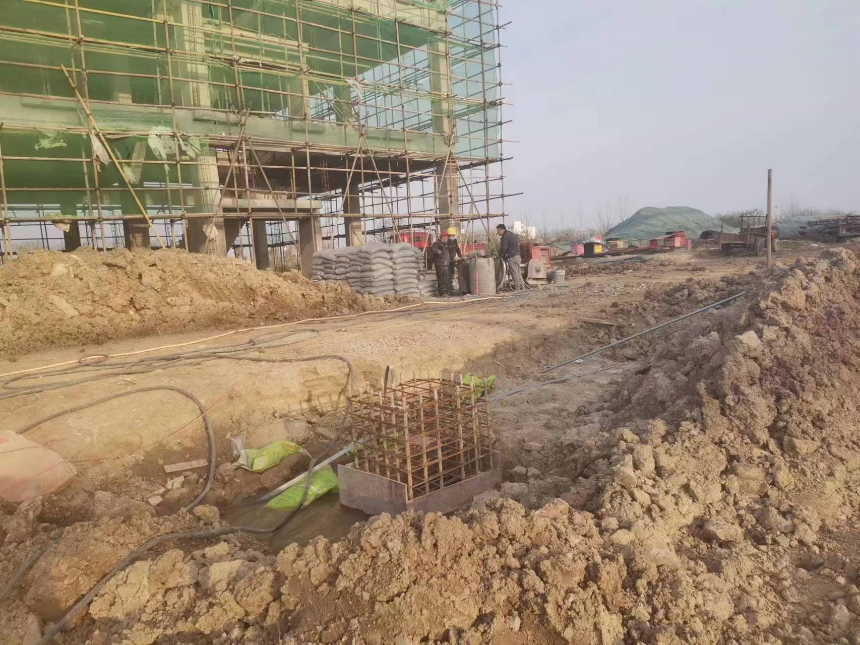 榕江当桥梁出现裂缝的时候应该及时加固修补